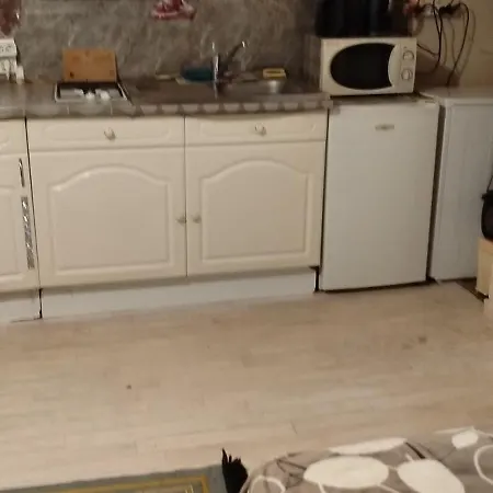 Du Circuit Apartment *